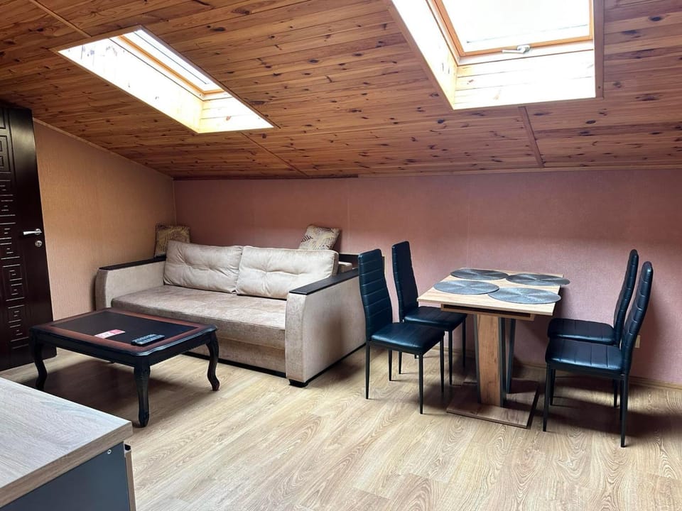 Готель-ресторан Chalet Hotel in Ukraine