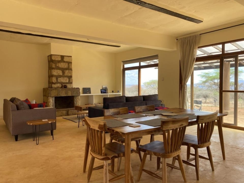 Living room, Seating area, Dining area, hair dresser