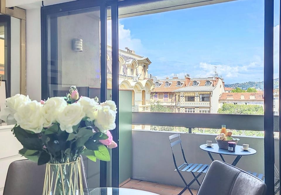 Balcony/Terrace, Dining area