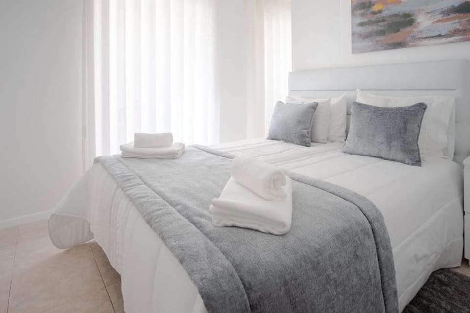 Milena's Bedroom Apartment in Nazaré