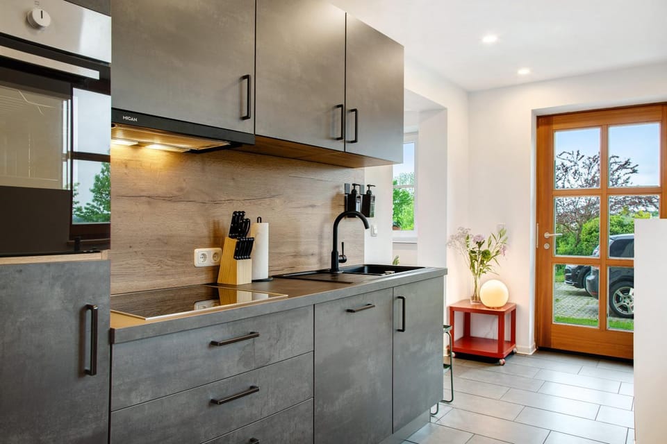 Property building, Kitchen or kitchenette, Living room