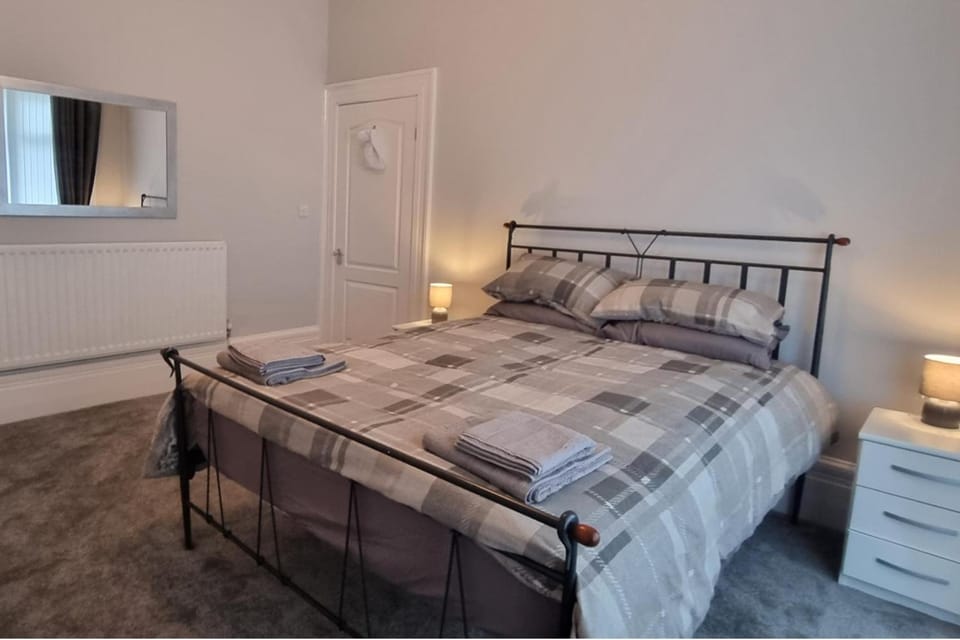 Headland - House - Sleeps5 - Pet Friendly - Garden House in Hartlepool