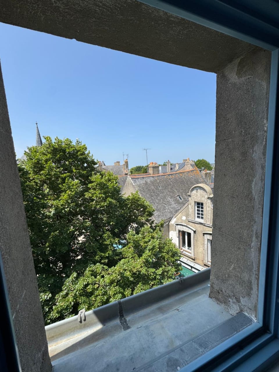 Le CulSalé joli studio au cœur des remparts avec vue imprenable sur les toits Apartment in Pays de la Loire