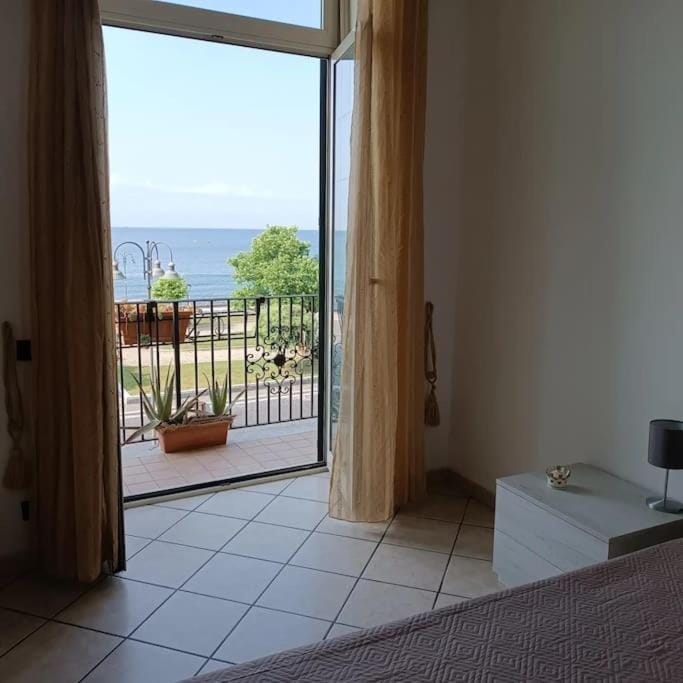 Corriano-Incantevole casa con vista mare. Apartment in Pozzuoli