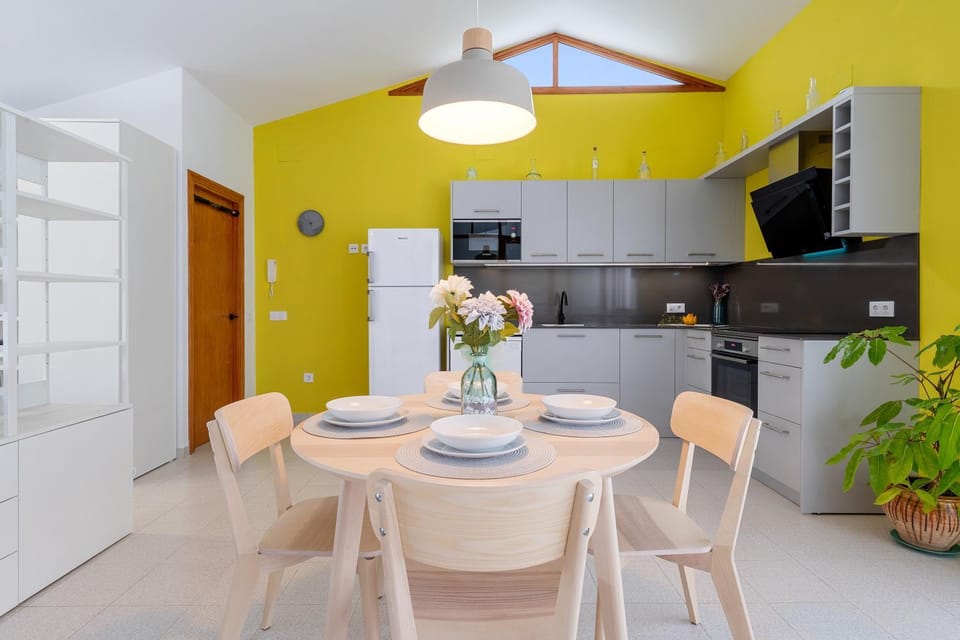 Property building, Kitchen or kitchenette, Living room