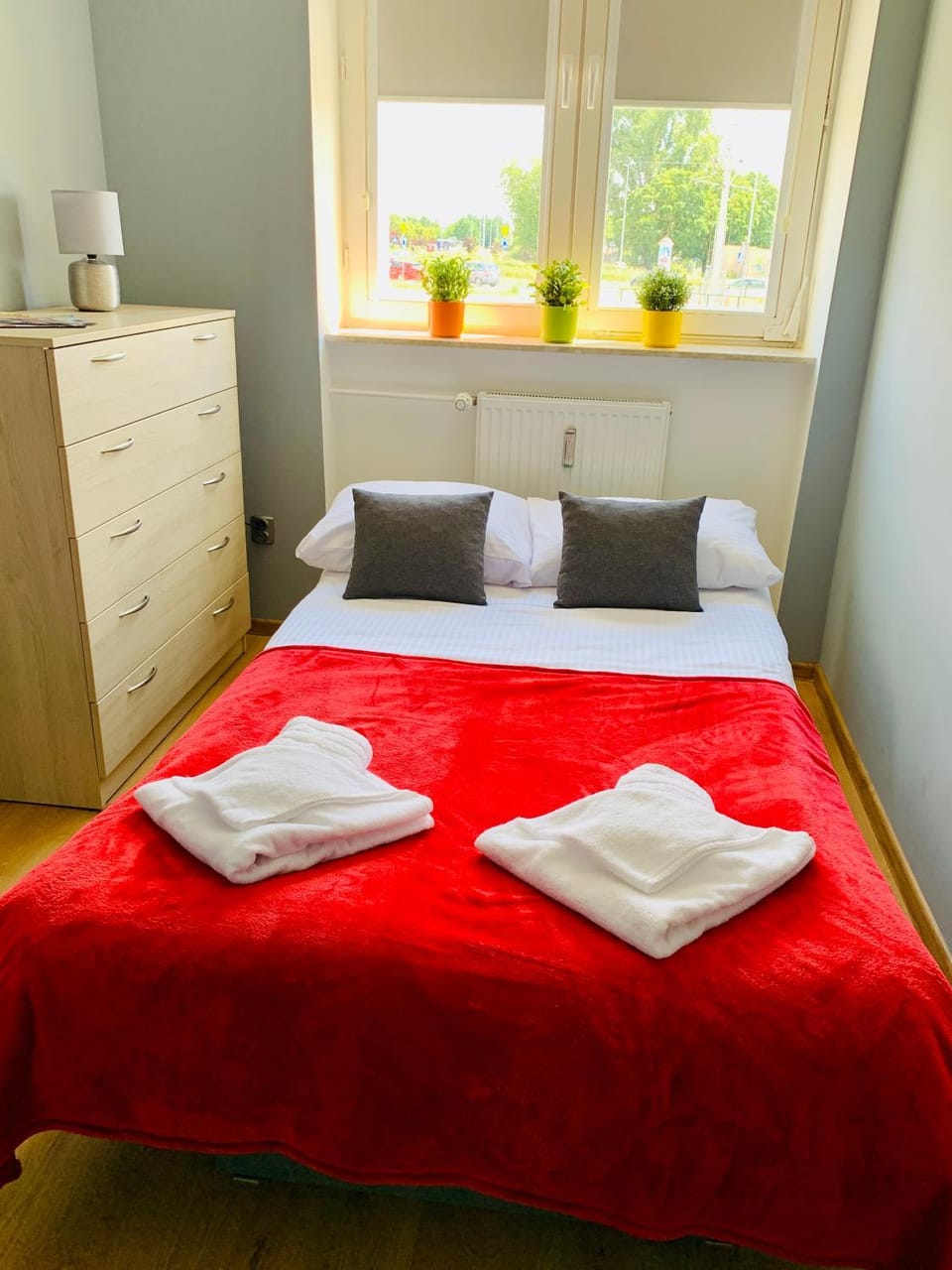 Bed, Photo of the whole room, Bedroom, towels