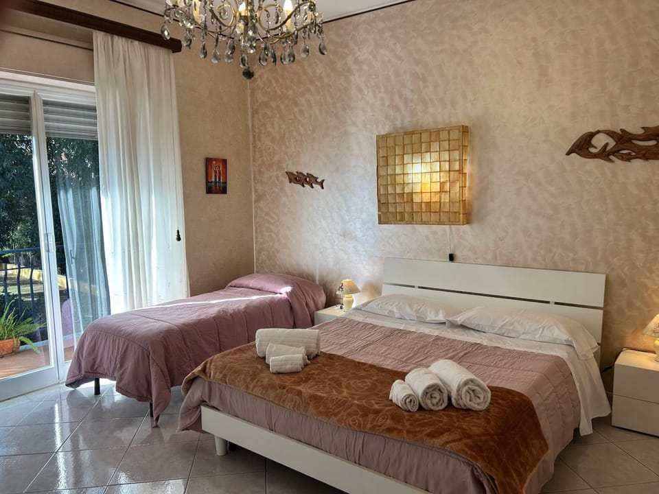 TV and multimedia, Bedroom, towels