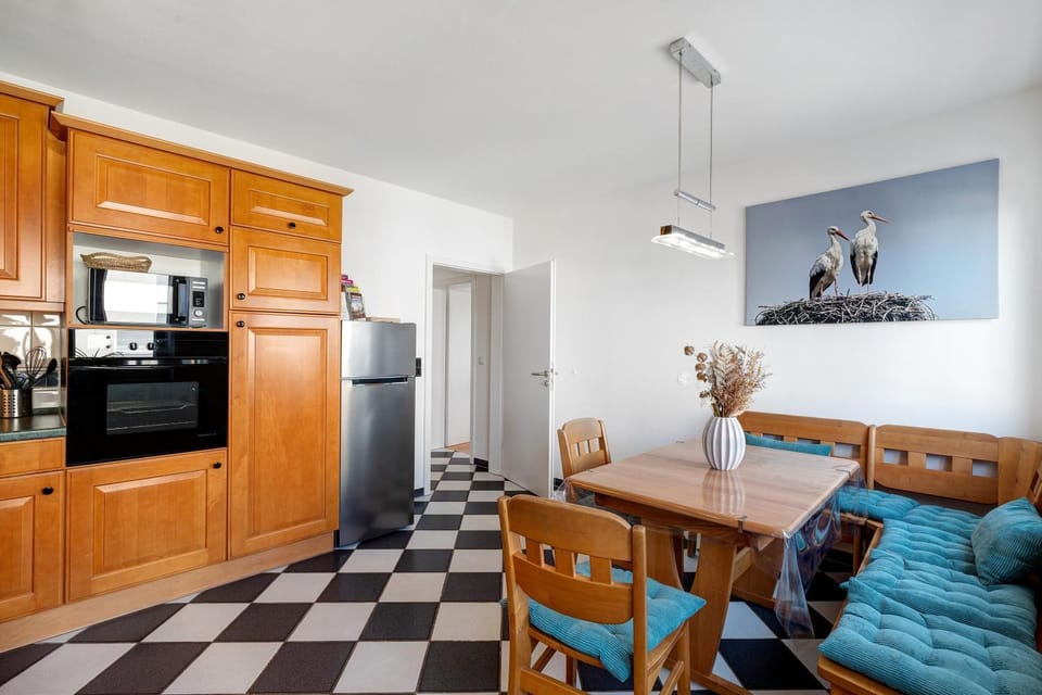 Property building, Kitchen or kitchenette, Living room