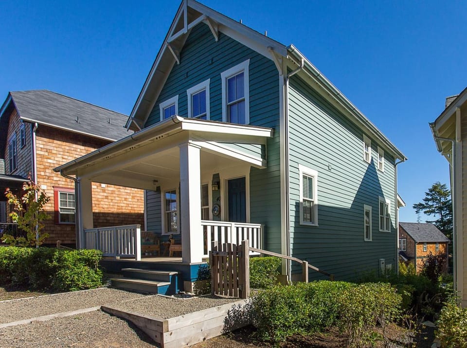 Property building, Street view