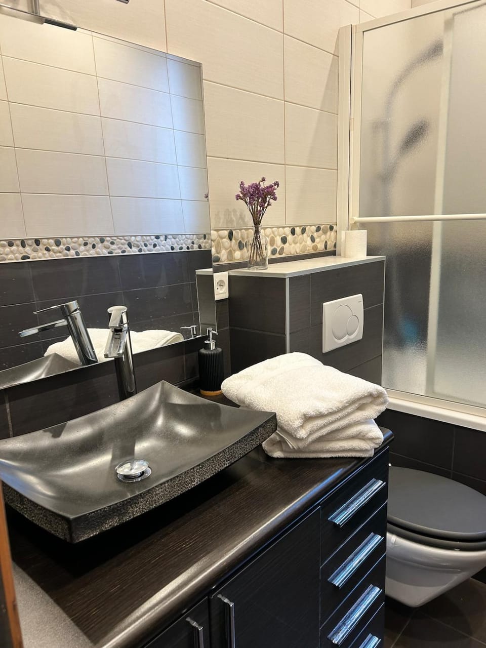 Bathroom, towels