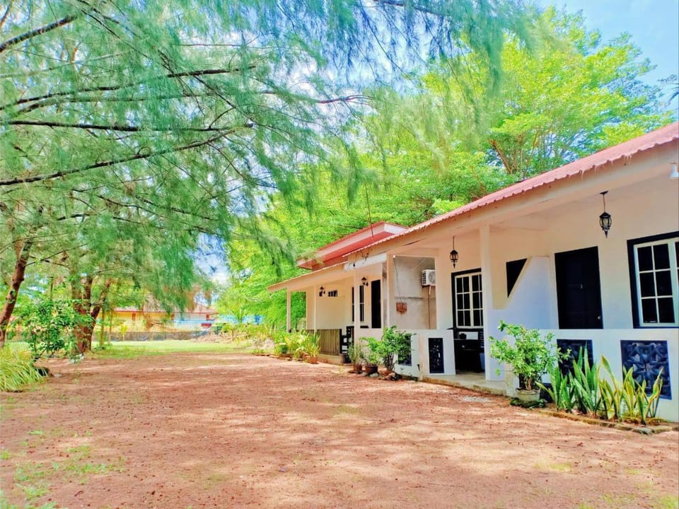 Chenang Indah Chalets Motel in Kedah