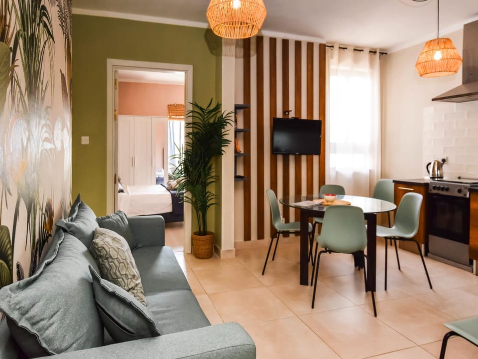TV and multimedia, Dining area