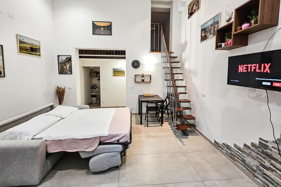Bed, Seating area