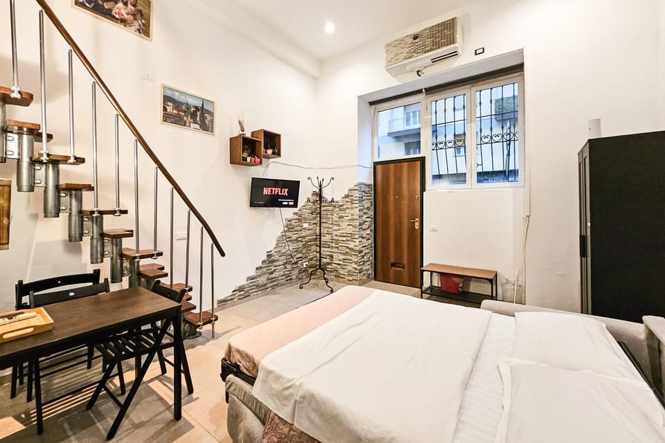 Bed, Living room