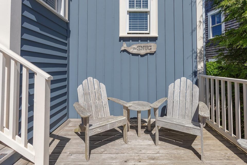 Property building, Patio, Day