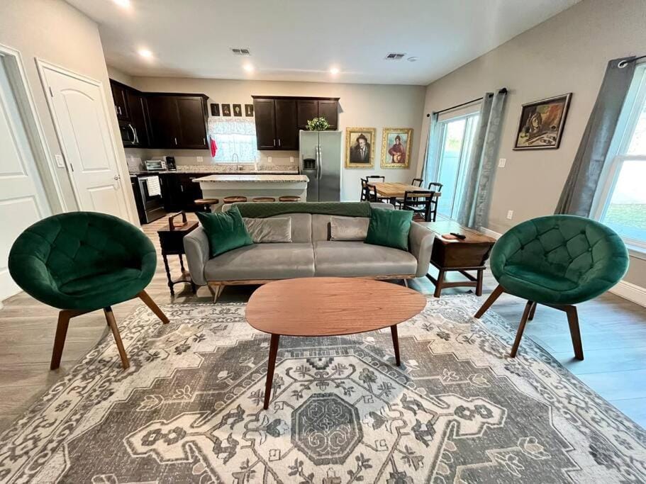 Sweet Stay with fully fenced yard House in Sanford