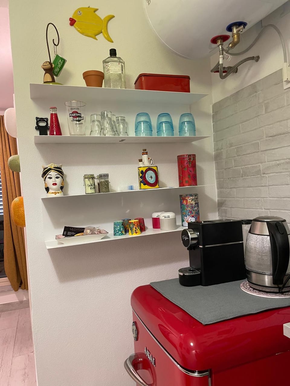 Coffee/tea facilities, Kitchen or kitchenette