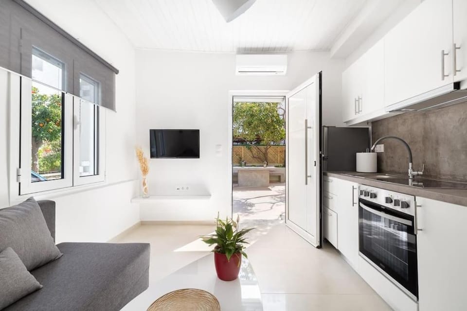 The HostMaster Aethereal Style Apartment in Chalandri