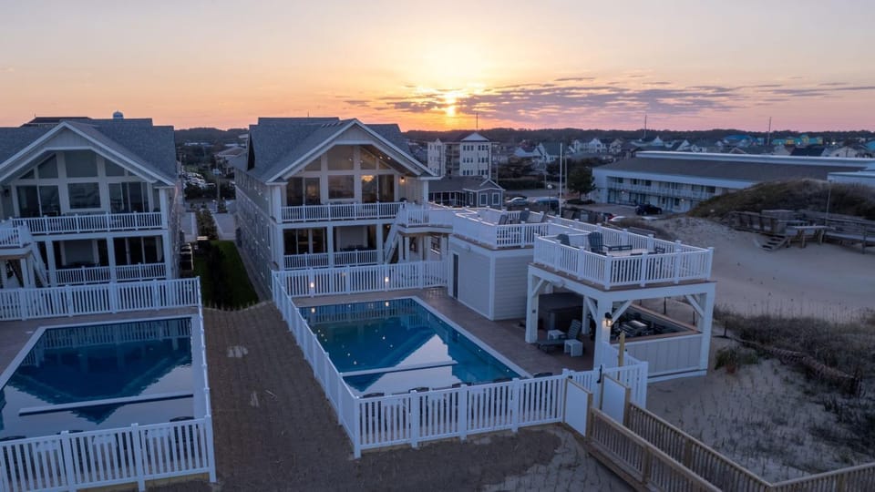 Pool view, Swimming pool, Sunset
