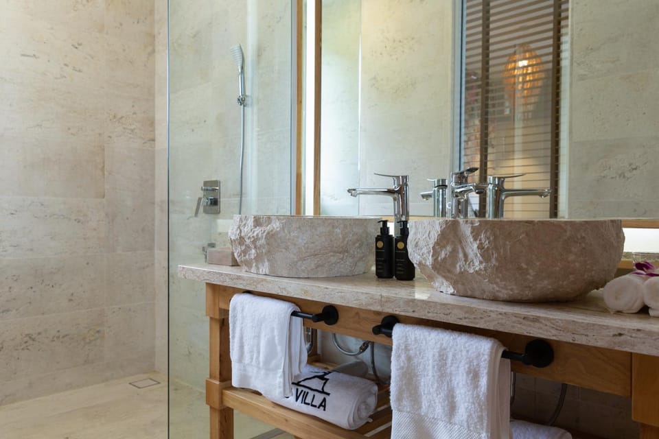 Shower, Bathroom, towels