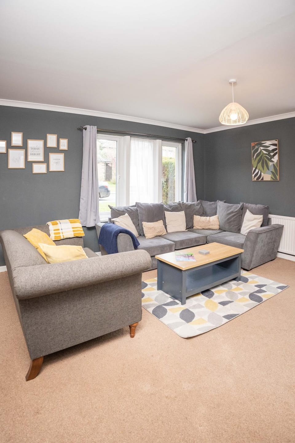 Living room, heating, internet