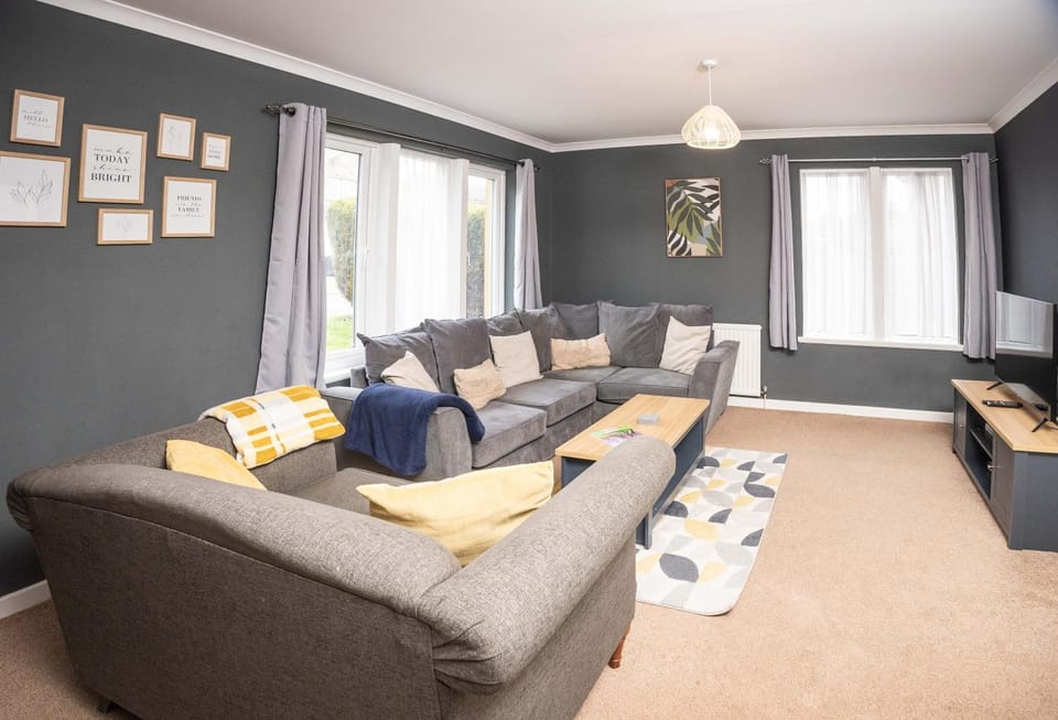 Living room, heating, internet