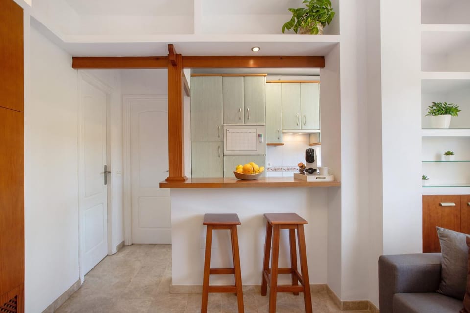 Property building, Kitchen or kitchenette, Living room