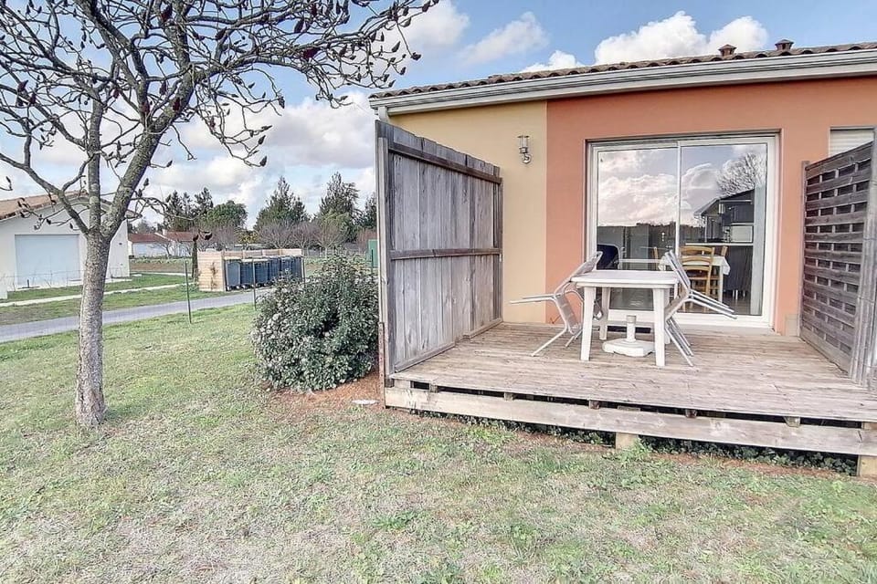 Logement thermale et de tourisme Les Acacias 1 Apartment in Jonzac