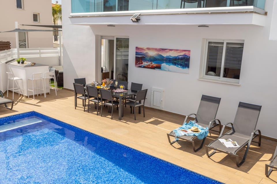 The Second Diamond Protara - 2' Walk to Beach House in Paralimni
