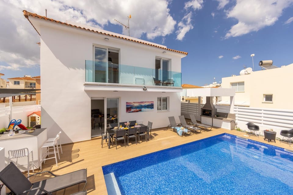 The Second Diamond Protara - 2' Walk to Beach House in Paralimni
