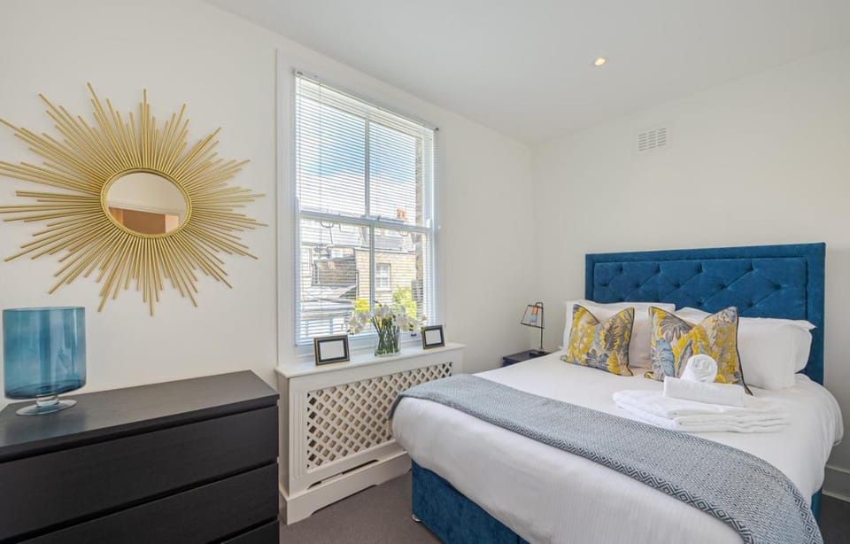 Bright 3Bd 2Bth Home in the heart of Fulham Apartment in London