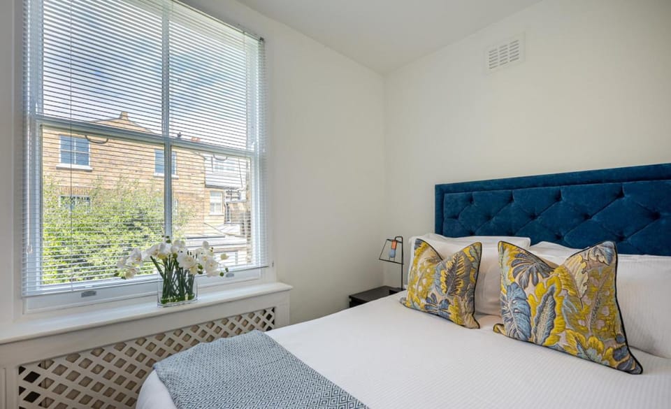 Bright 3Bd 2Bth Home in the heart of Fulham Apartment in London