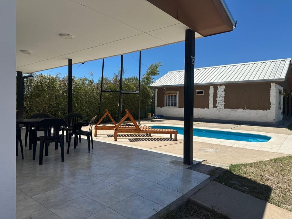 Casa con pileta privada en complejo de cabañas CABLE A TIERRA Syrah San Rafael House in Mendoza Province Province
