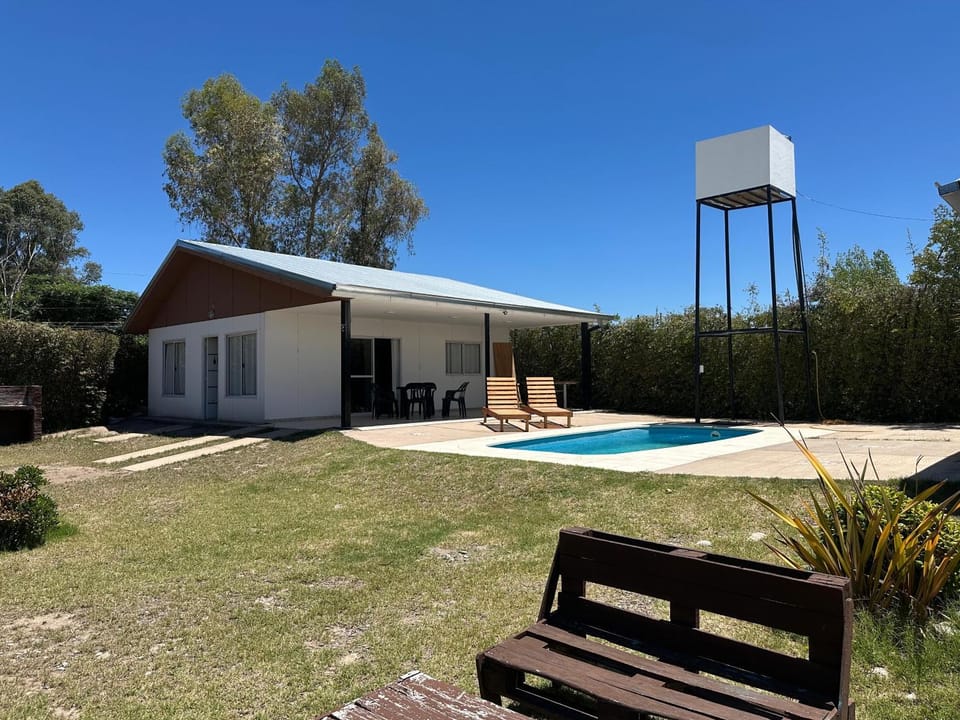 Casa con pileta privada en complejo de cabañas CABLE A TIERRA Syrah San Rafael House in Mendoza Province Province