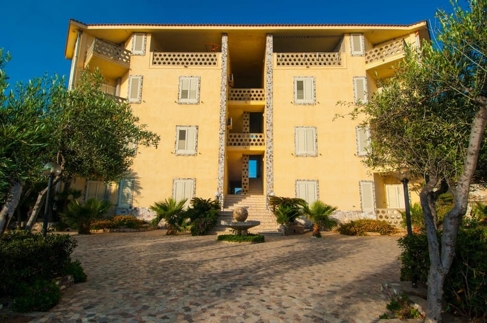 Residence Sicilia Mare casa vacanza Scoglitti 150 M AL MARE Apartment in Sicily