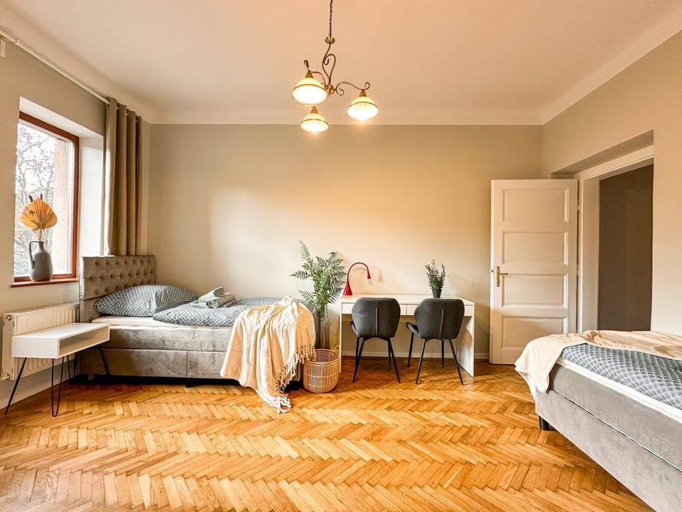 Photo of the whole room, Bedroom