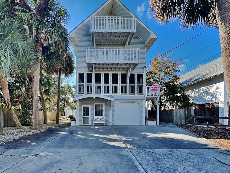 1603 Lovell Avenue Lower by Tybee Vacation Rentals House in Tybee Island