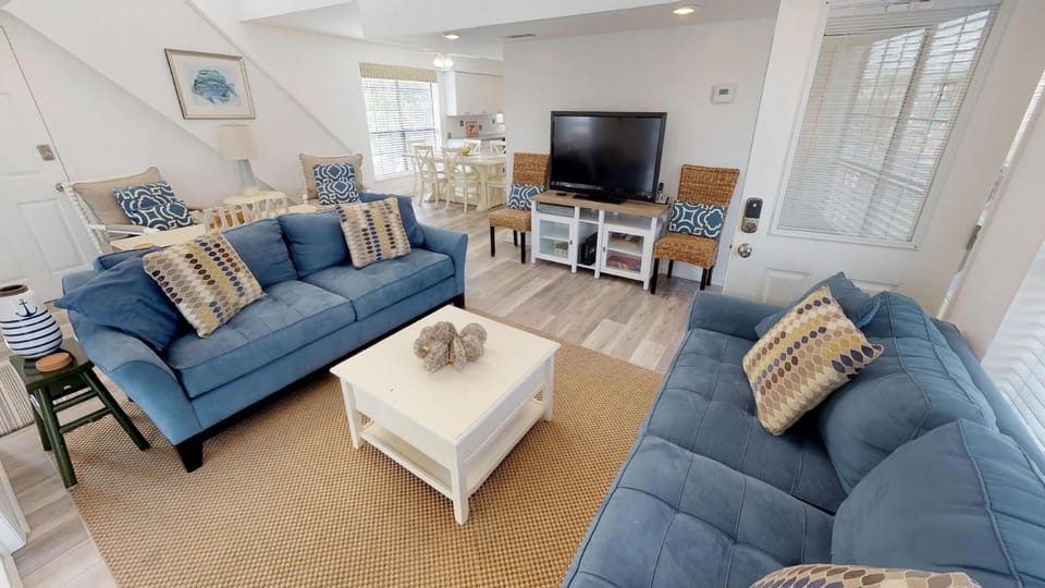 TV and multimedia, Living room, Seating area, furniture