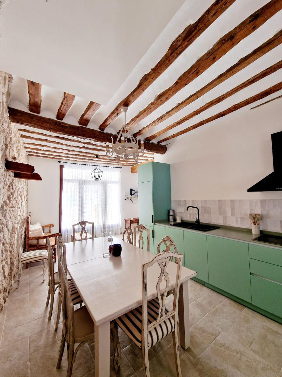 Kitchen or kitchenette, Dining area, stove, Internal: Not applicable to any particular room