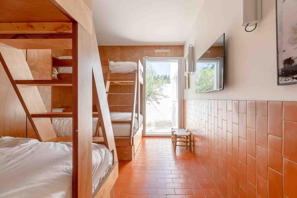 Bed, Photo of the whole room, Bedroom, bunk bed
