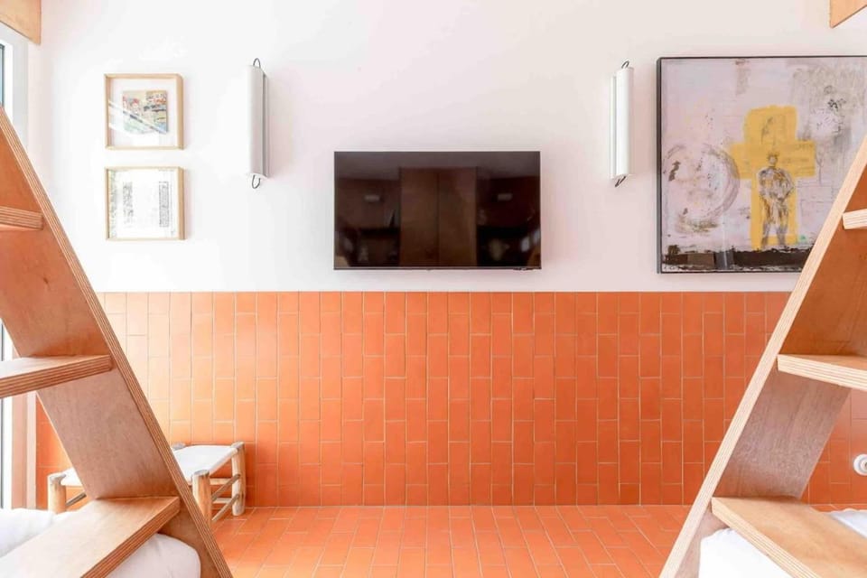 Bedroom, bunk bed