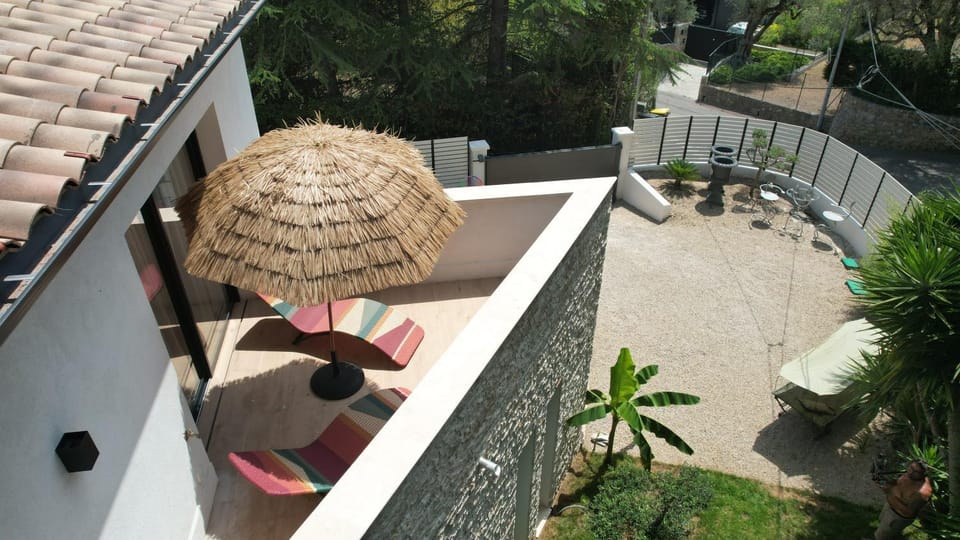 Patio, Garden view
