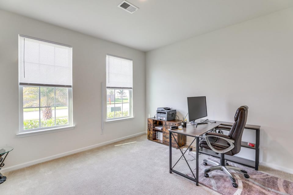 Pet-Friendly Ladson Home: 23 Mi to Charleston! House in Goose Creek