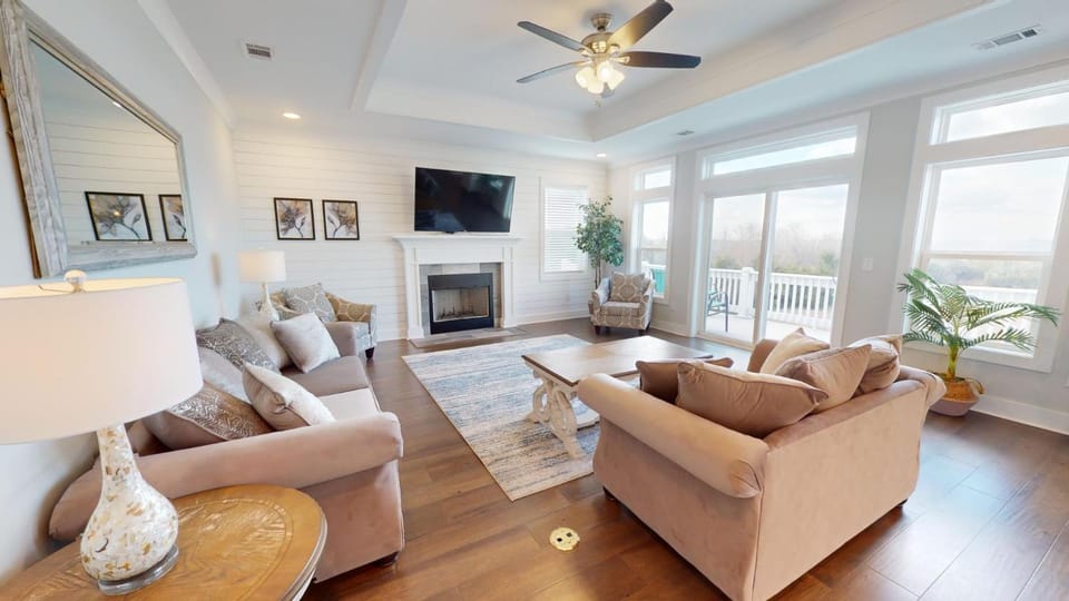TV and multimedia, Balcony/Terrace, Living room, Seating area, fireplace, furniture