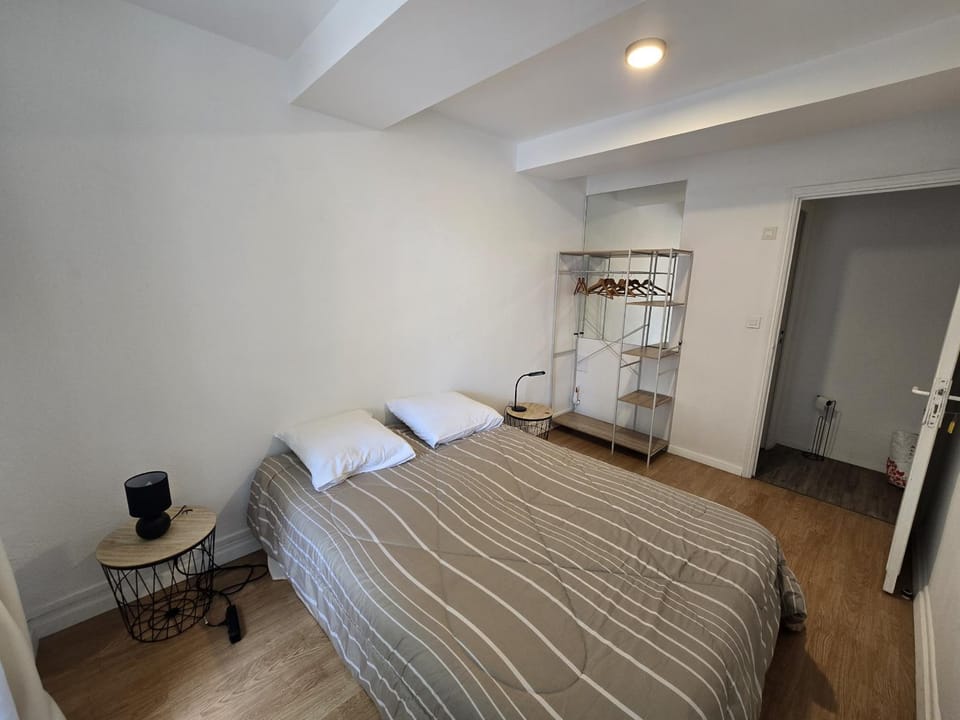 Bed, Bedroom