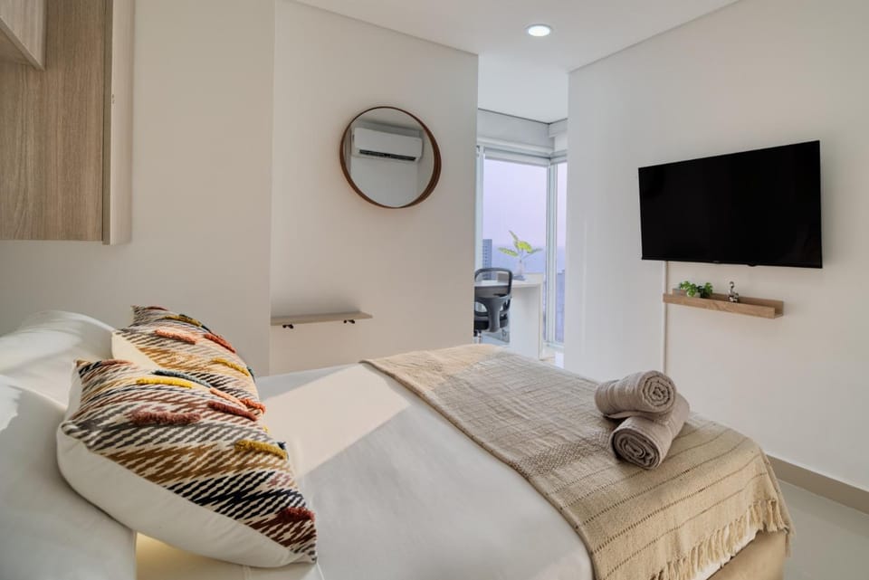 Bed, Photo of the whole room, Bedroom, towels