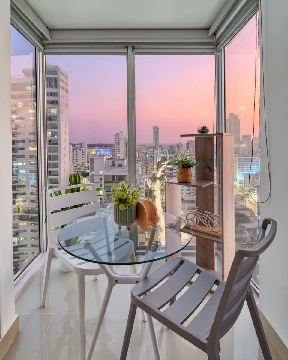 Dining area, City view