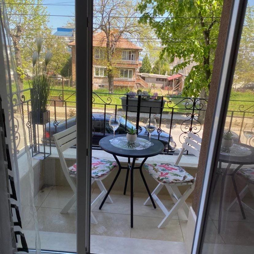 Апартамент за гости ДЕНИЦА Apartment in Burgas Province
