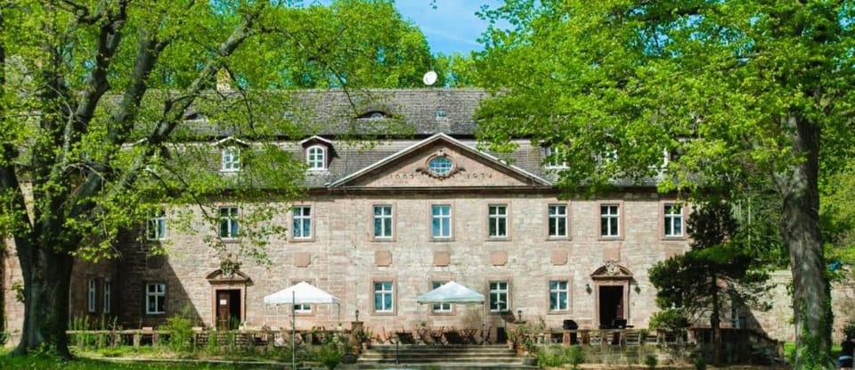 Property building, Spring, Day, Natural landscape, Garden, Garden view, Landmark view