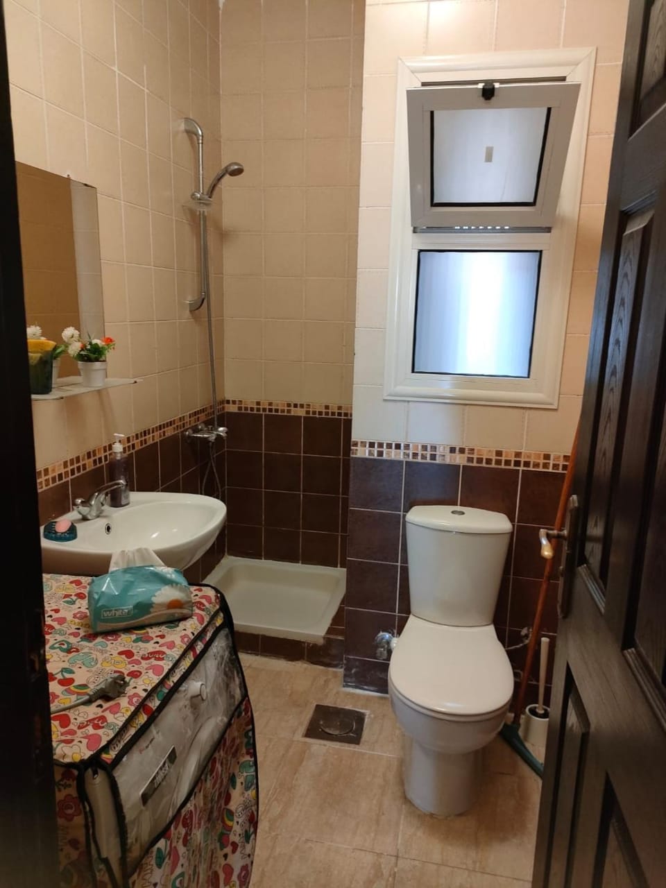 Shower, Toilet, Bathroom, Bath